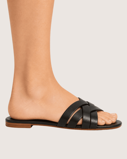 Elegant Black Cross Strap Flat Malveris