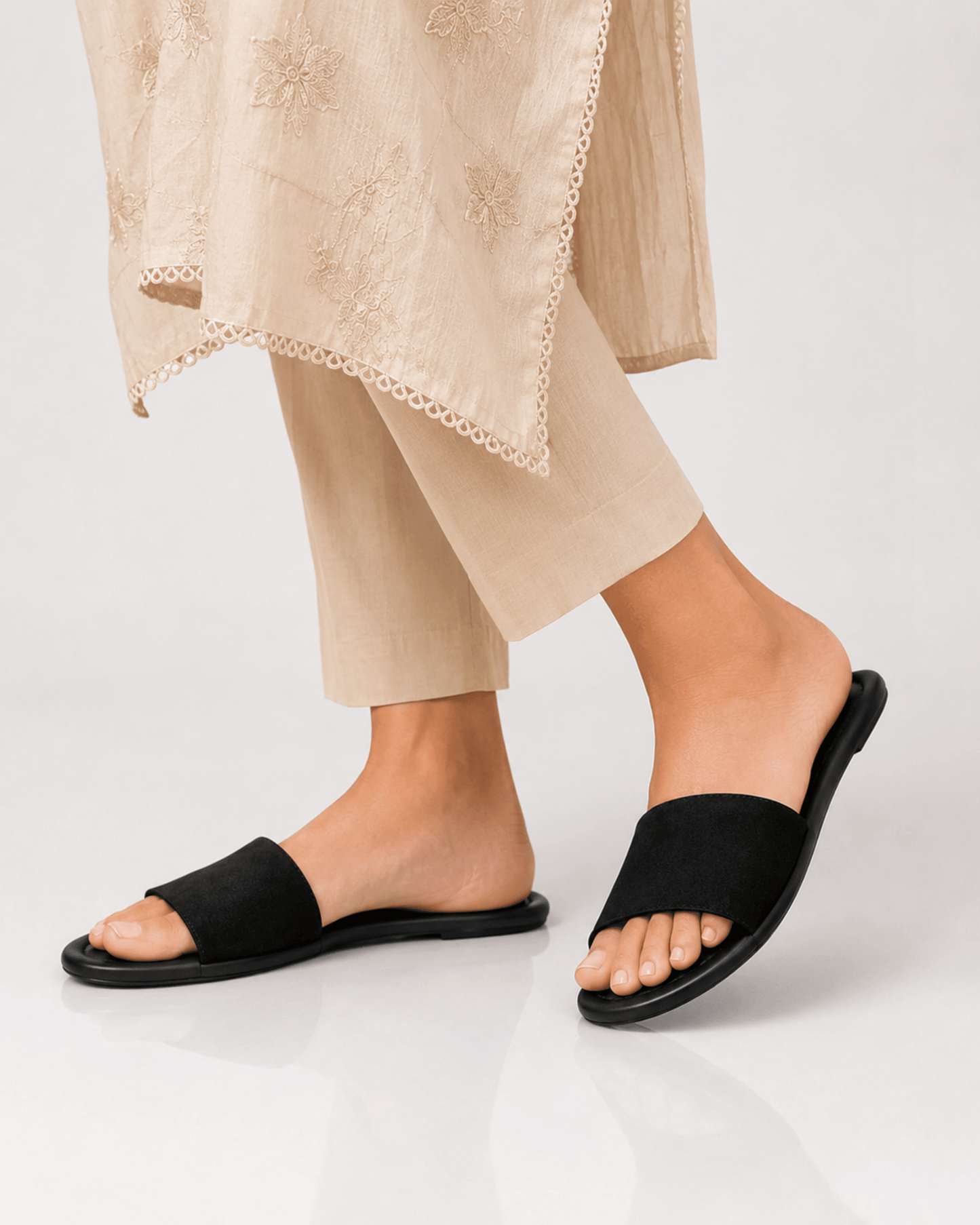 Veloura Luxe Slide Black